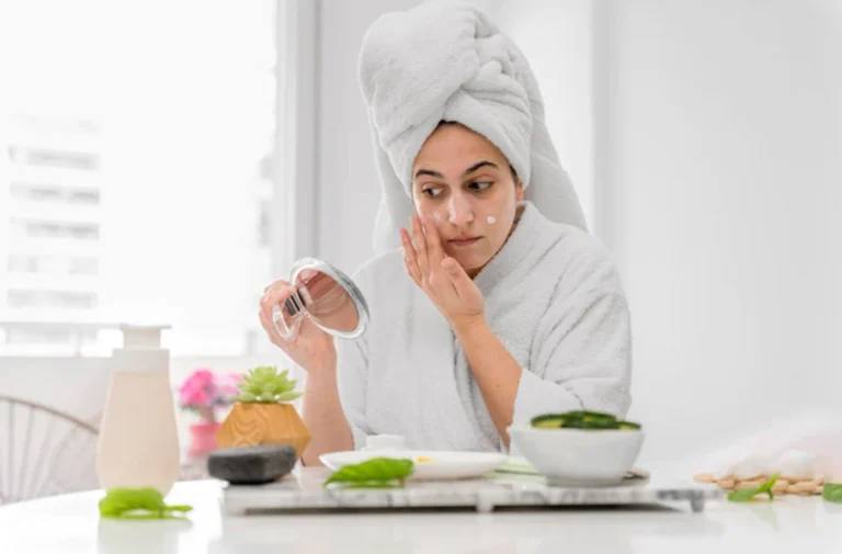 Choosing the Right Skincare Products in Pakistan: A Complete Guide for Women